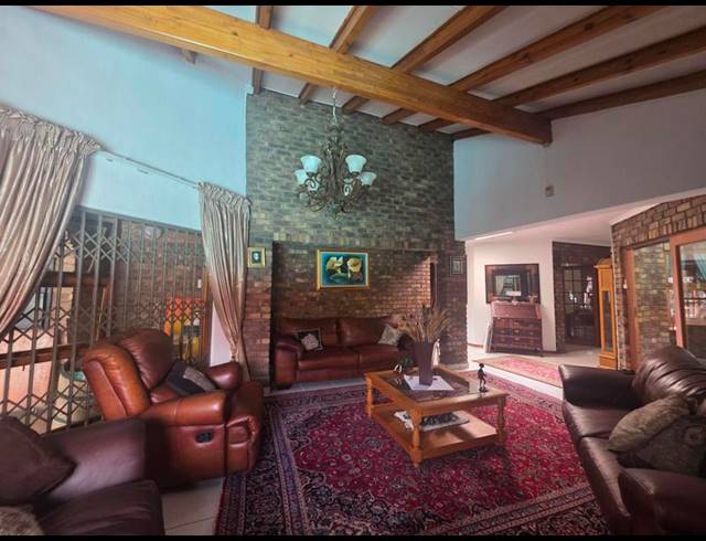 4 BEDROOM HOUSE FOR SALE IN SUNWARD PARK